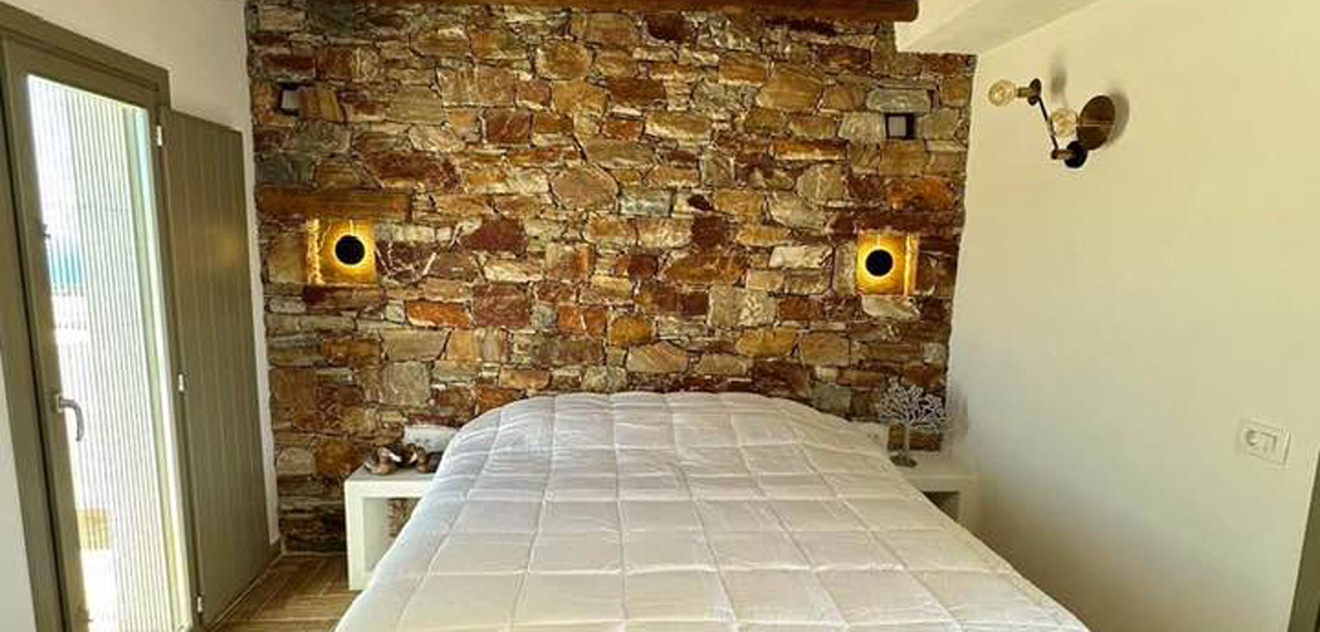 Το υπνοδωμάτιο της κατοικίας Λυγαριά στη Φολέγανδρο