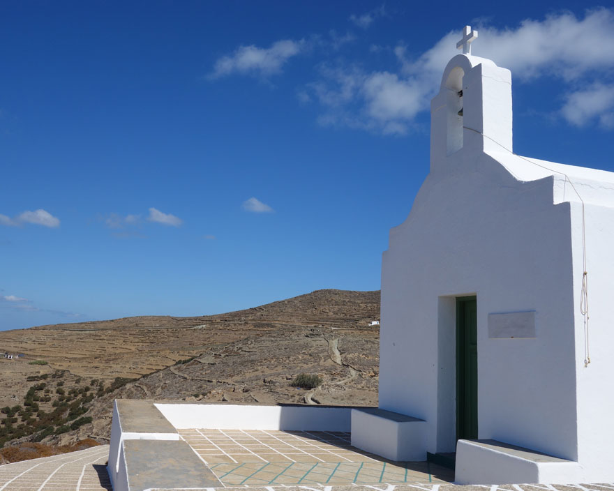 Εκκλησάκι στη Φολέγανδρο