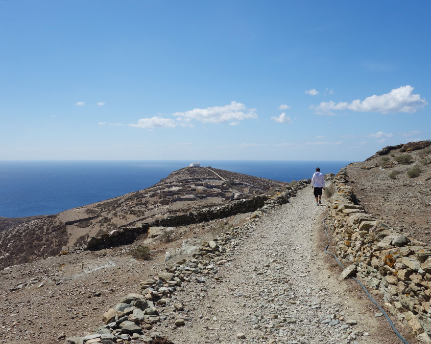 Μονοπάτια στη Φολέγανδρο